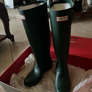Matte Green Hunter boots NWT